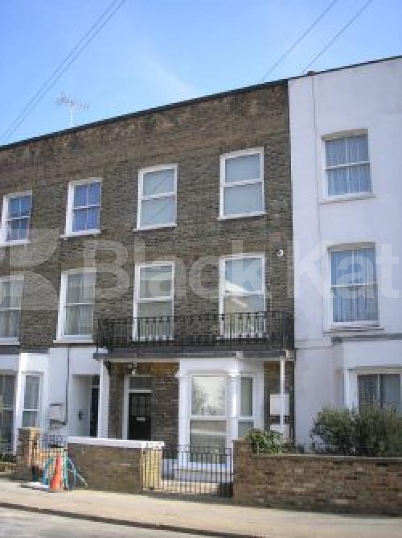 			2 Bedroom, 1 bath, 1 reception Flat			 Davenant Road, HOLLOWAY N19